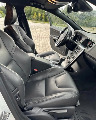 Volvo V60 cena 59800 przebieg: 182000, rok produkcji 2016 z Płock małe 781